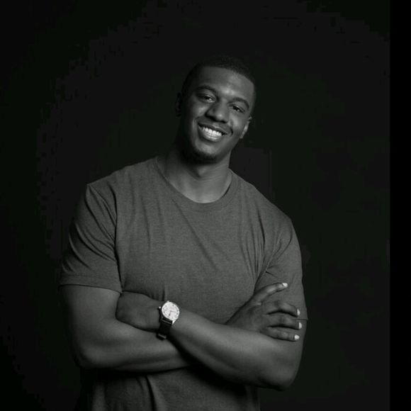 Meet your Posher, Enrique - Picture 1 of 1